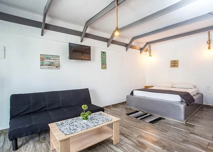 Toula's * فاليراكي