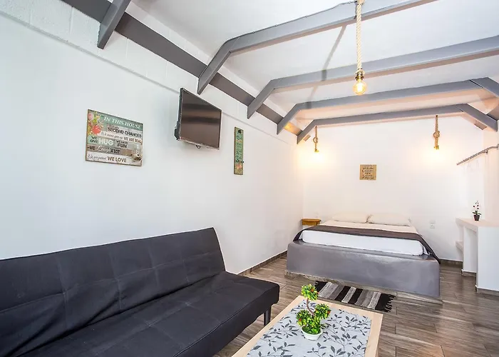 Toula's فاليراكي